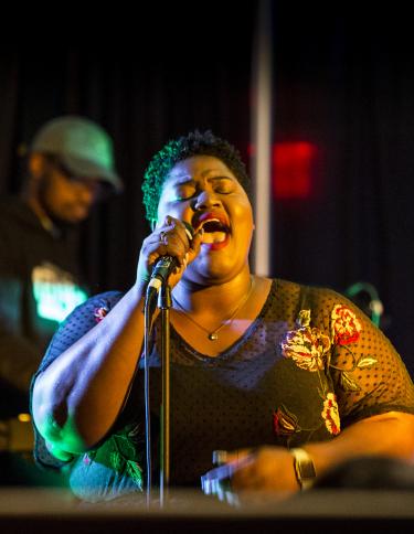 Live Music Pure Memphis / Craig Thompson Live Music Pure Memphis / Craig Thompson
